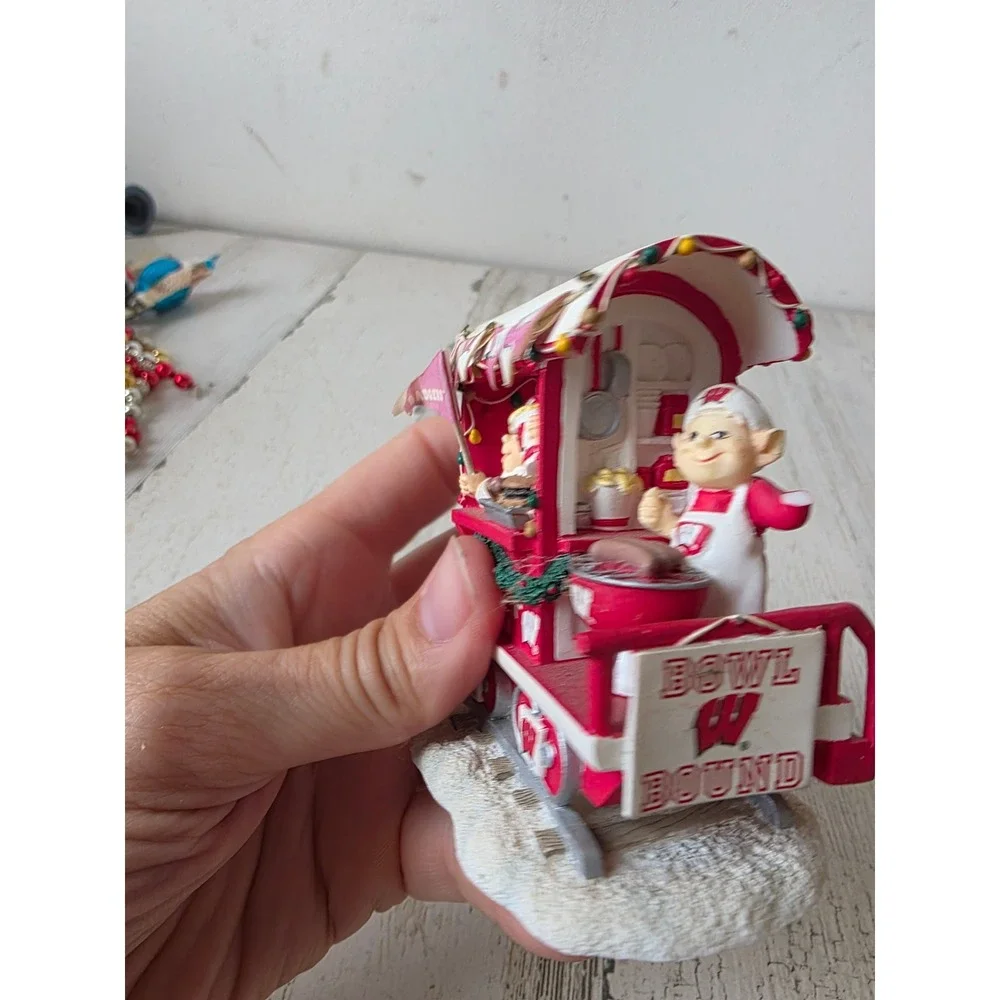 Danbury mint AS IS caboose train Wisconsin Badgers Xmas concession